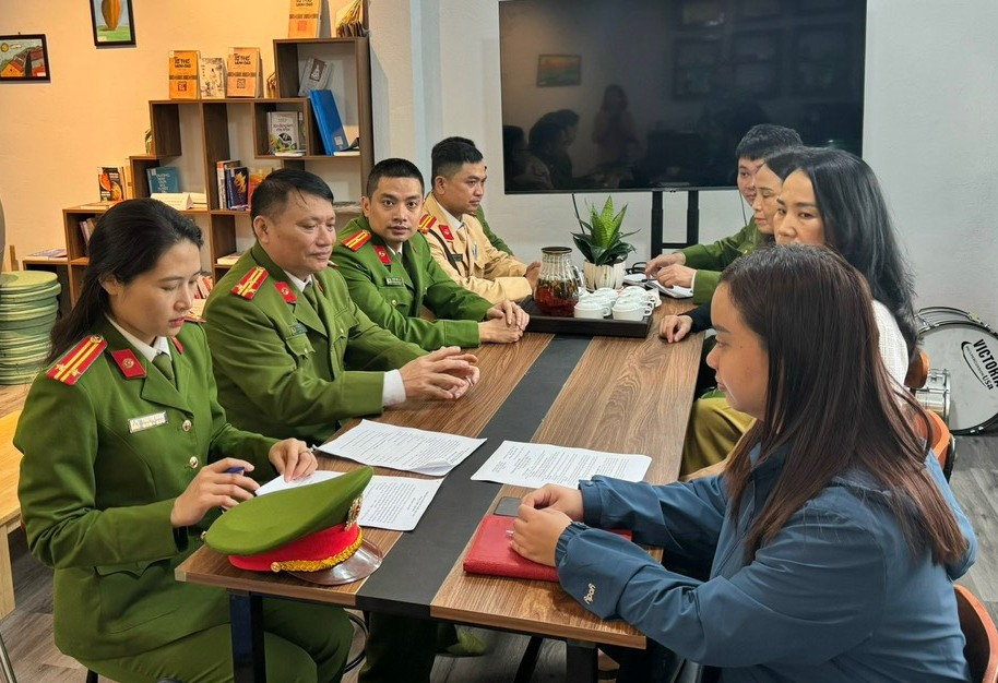 Công an quận Hồng Bàng chủ động phối hợp phòng ngừa vi phạm TTATGT trong học sinh